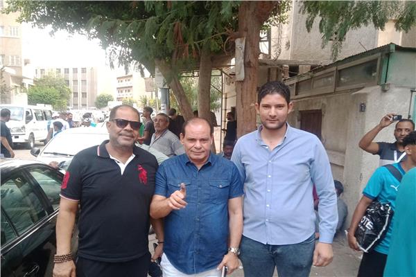 توافد المواطنين لعمل توكيلات لدعم الرئيس السيسي 