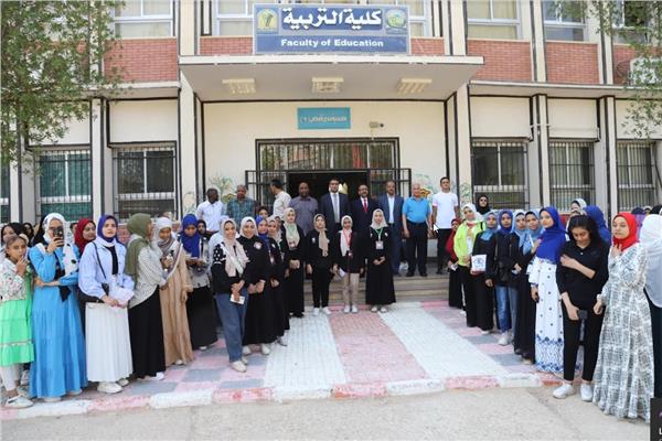 انتظام الدراسة في اليوم الاول بكليات جامعة جنوب الوادي