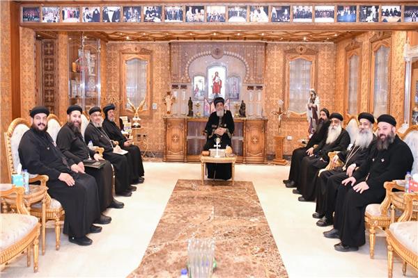   البابا تواضروس يستقبل نيافة الأنبا مرقس