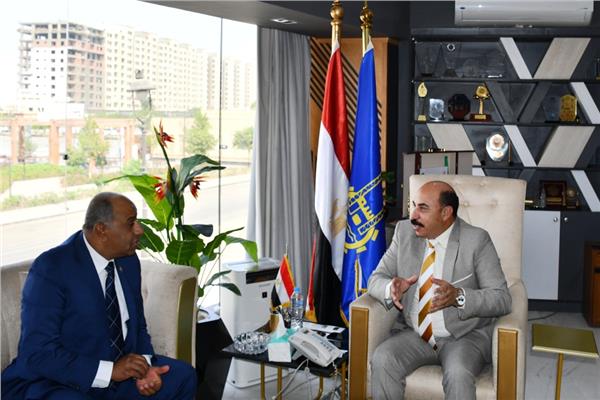 اللواء أشرف عطية محافظ أسوان ورئيس شركة جنوب الوادي القابضة للبترول
