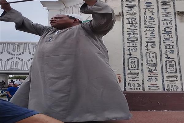 المواطن أثناء تأييده للرئيس