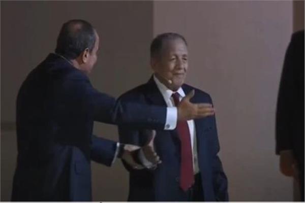 الرئيس السيسي واللواء محمود طلحة