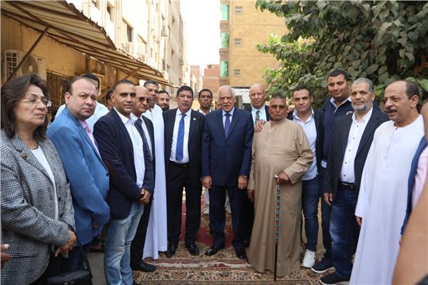 اللواء أحمد راشد محافظ الجيزة خلال جوله تفقدية