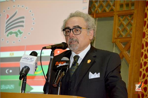الدكتور علاء عبدالهادي رئيس الاتحاد العام للأدباء والكتاب العرب