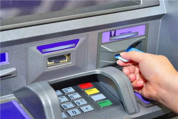 طريقة «استرجاع الفيزا» بعد سحبها من الـ ATM