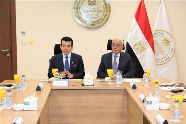 وزير التعليم يستقبل مدير عام منظمة الإيسيسكو