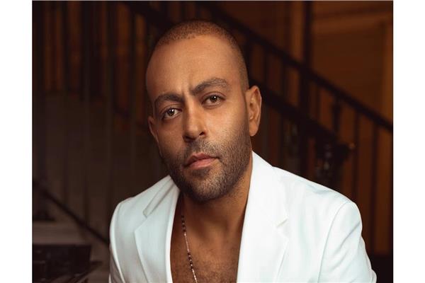 تامر عاشور 