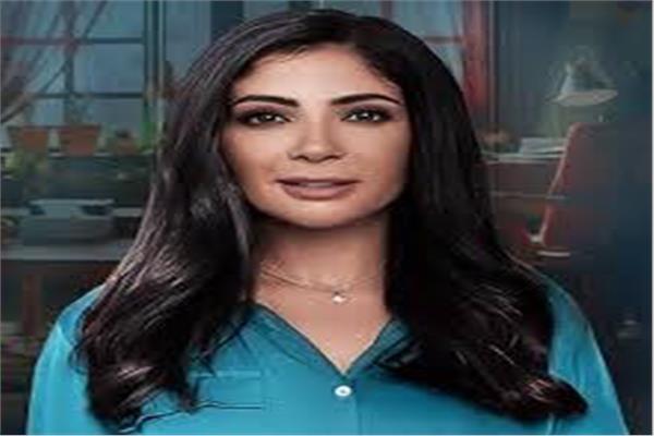 الفنانة مني ذكي