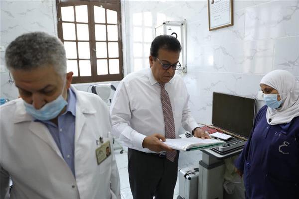 وزير الصحة بمستشفى رمد قلاوون