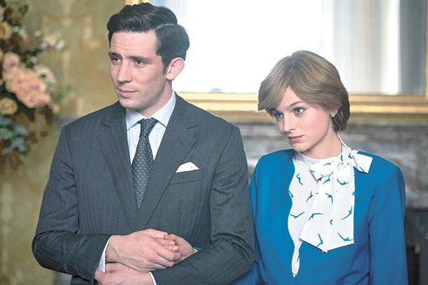 مشهد من مسلسل The Crown