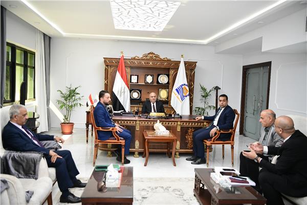 اللواء أشرف الداودي محافظ قنا