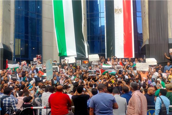الصحفيين ووقفة تضامنية مع الشعب الفلسطيني