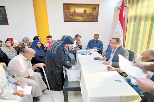 جهاز جزيرة الوراق يسلم خطابات التخصيص
