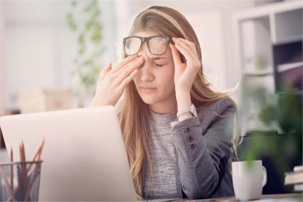 عادات سيئة تضعف النظر