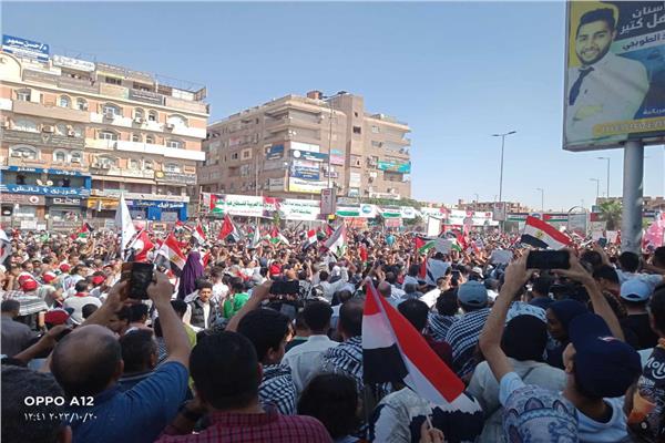الآلاف ينددون بالعدوان الإسرائيلي على غزة في ميدان الحصرى بأكتوبر  