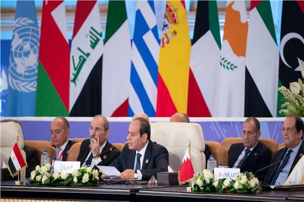 الرئيس السيسي خلال قمة القاهرة للسلام
