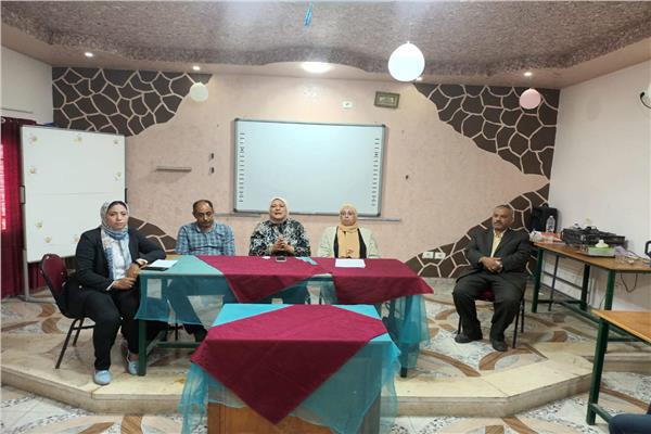 جانب من الندوة
