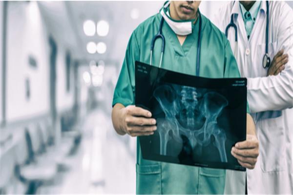 أسباب الإصابة بهشاشة العظام 