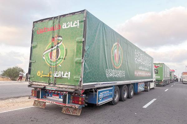 قافلة بيت الزكاة فى طريقها لمعبر رفح
