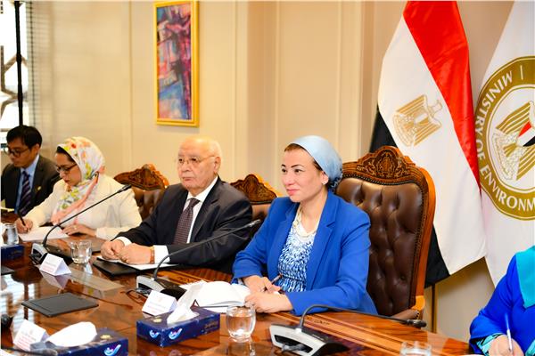  لقاء وزيرة البيئة مع الوزير ليجانج بان 