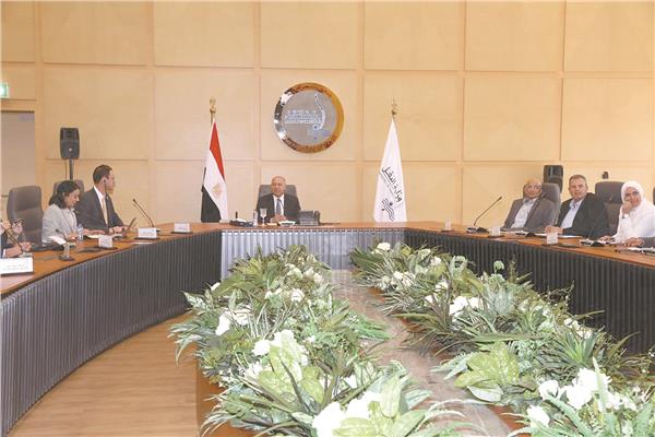 الفريق مهندس كامل الوزير خلال لقائه مع وفد البنك الدولى
