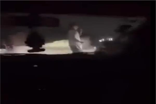 صورة من الفيديو للبلطجية