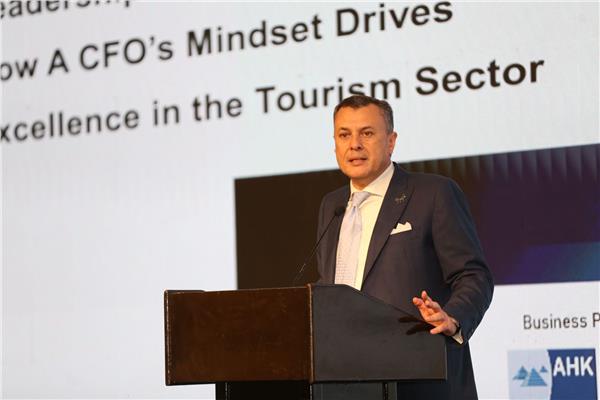 د. أحمد عيسى وزير السياحة والآثار