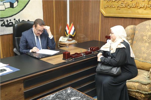 اللواء إبراهيم أبو ليمون محافظ المنوفية خلال سلسلة لقاءات يومية بالمواطنين