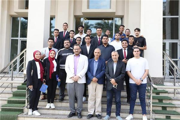 طلاب جامعة قناة السويس