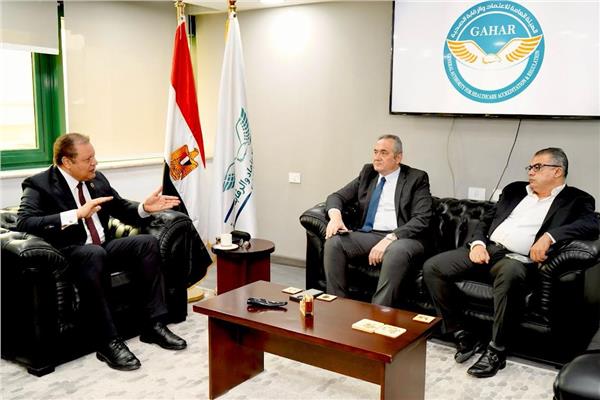 اجتماع رئيس الهيئة العامة للاعتماد والرقابة الصحية