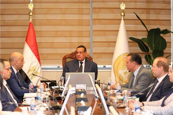  اجتماع اللواء هشام آمنة وزير التنمية المحلية