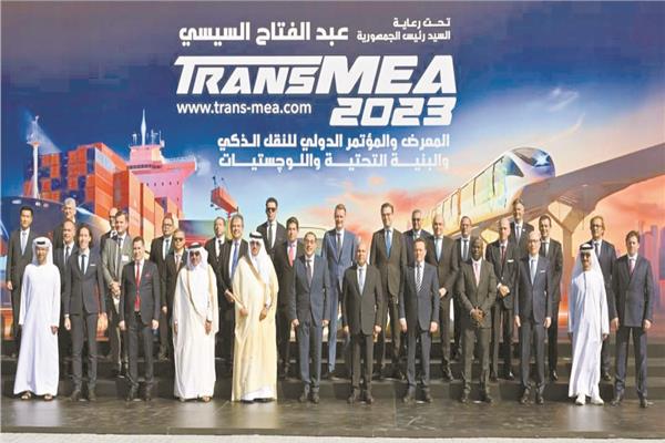 د. مصطفى مدبولى يتوسط الوزراء المشاركين فى افتتاح المعرض والمؤتمر الدولى للنقل الذكى
