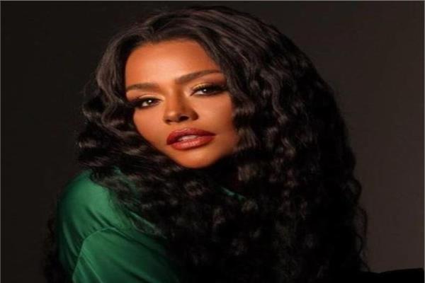 الفنانة أسماء أبو اليزيد 