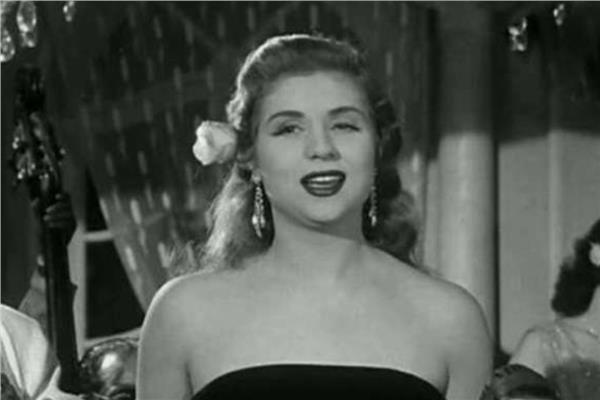 الفنانة صباح