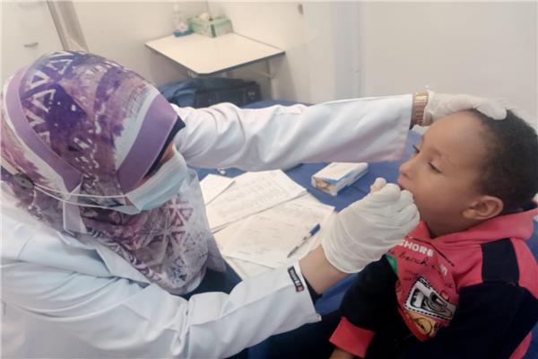 جانب من الكشف الطبي للقافلة المجانية