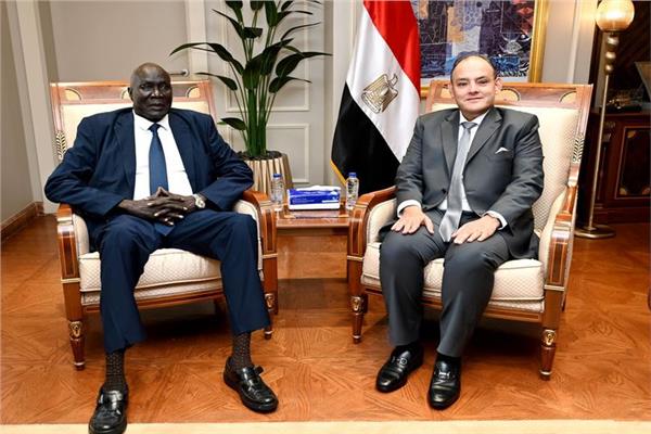 المهندس أحمد سمير وكول أثيان ماوين