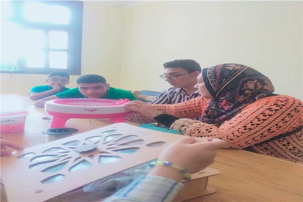 جانب من أنشطة وتدريبات مركز الفنون وتنمية الإبداع