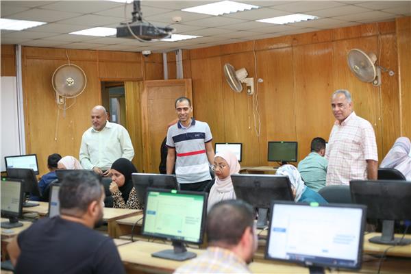من داخل مركز التحول الرقمي