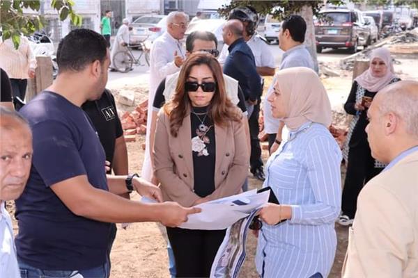 الدكتورة منال عوض محافظ دمياط خلال جولة تفقدية