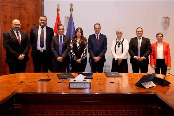 وزير الاتصالات