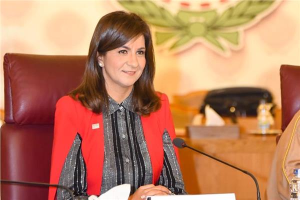  السفيرة نبيلة مكرم
