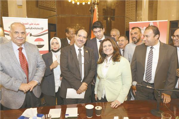 السفيرة سها جندى خلال لقاء الجالية المصرية بالعاصمة السعودية الرياض