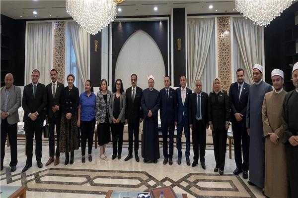 الدكتور شوقي علام خلال استقباله المرشح الرئاسي فريد زهران