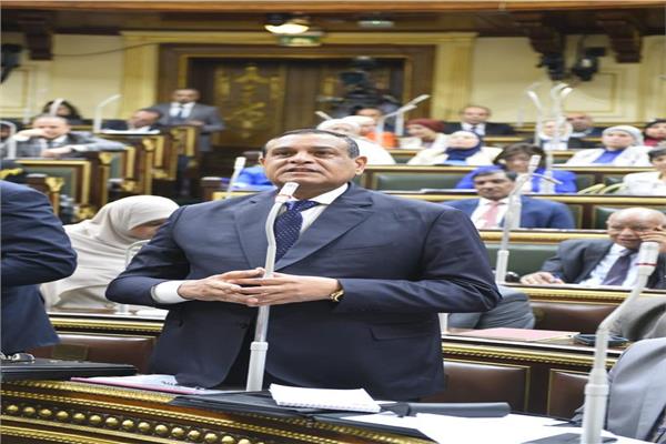 اللواء هشام آمنة وزير التنمية المحلية