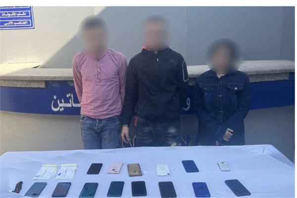المتهمين وبحوزتهما المضبوطات
