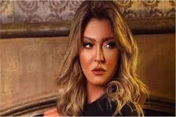 الفنانه علا غانم