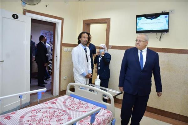 د. الخشت يفتتح تطوير مستشفى الطلبة بجامعة القاهرة 
