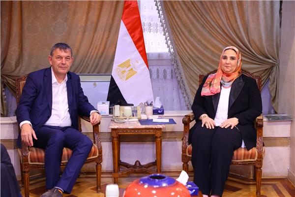  نيفين القباج تستقبل فيليب لازاريني