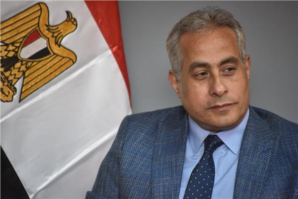 حسن شحاته و زير العمل