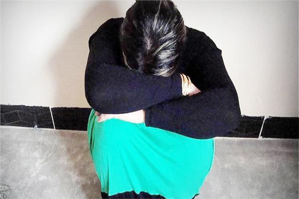 المرأة الشيطانة .. أنجبت طفلًا من علاقة غير شرعية زورت عقد زواج عرفي وباعت  رضيعها المريض | بوابة أخبار اليوم الإلكترونية